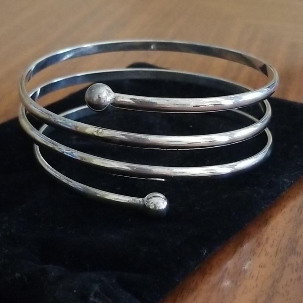Silver spiral Upper Arm cuff